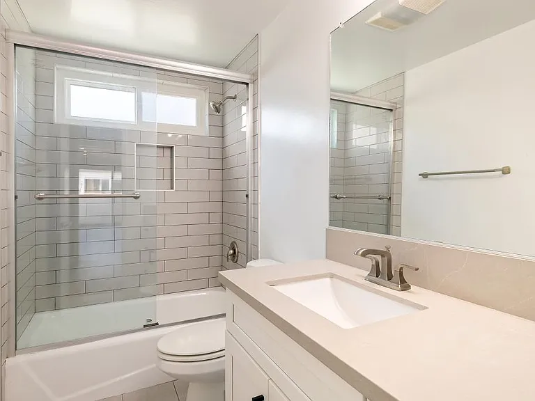 Kling Trio Apartments — Photo 5
