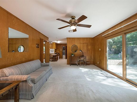 5th image of 417 Clinton Dr