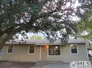 2010 Chapman St, Seguin, TX 78155