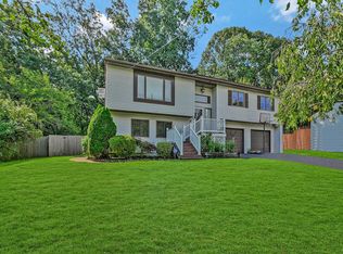 15 Newfoundland Ave, Huntington, NY 11743