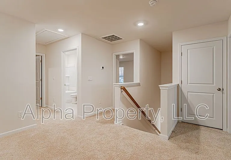 1210 Murdock Cir — Photo 10