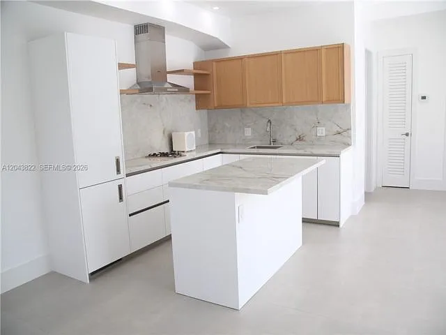 1345 Hollywood Blvd — Photo 10