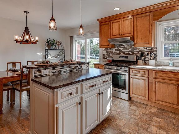 5th image of 44125 Louisdale Rd