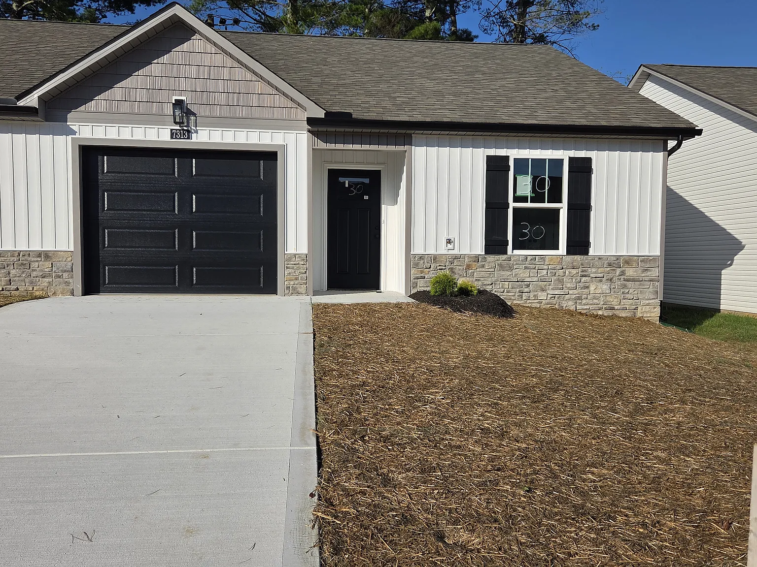 2 bed, 1000 sqft, $2,000 — Photo 1