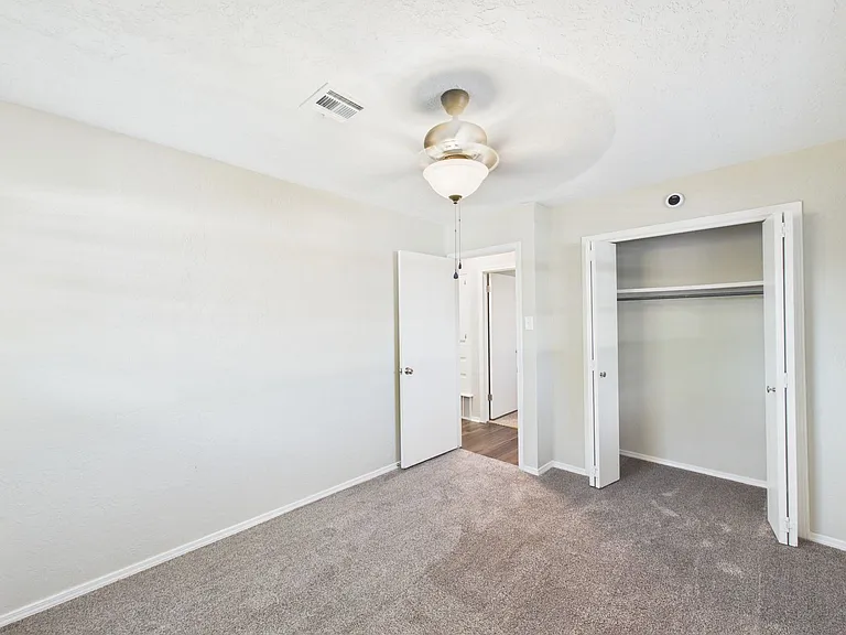 6308 NW Taylor Ave — Photo 21
