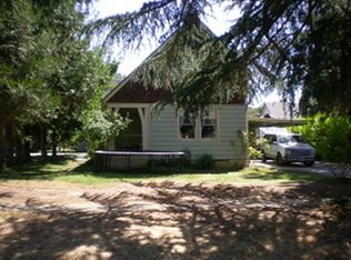 745 NE 12th St, Grants Pass, OR 97526