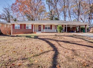 914 Hargett Ct, Stone Mountain, GA 30083