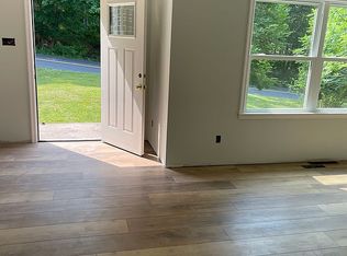 39 Center Hill Rd, Upper Black Eddy, PA 18972