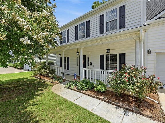 3rd image of 302 Lakewind Dr