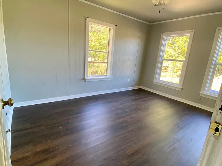 2211 Bagby Ave — Photo 8