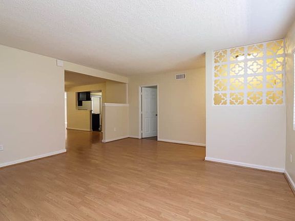 5th image of 1649 Home Ave