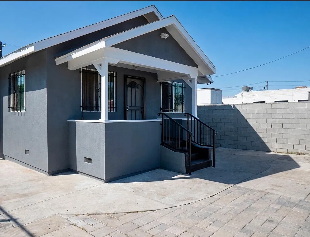 2 bed, $2,500 — Photo 1