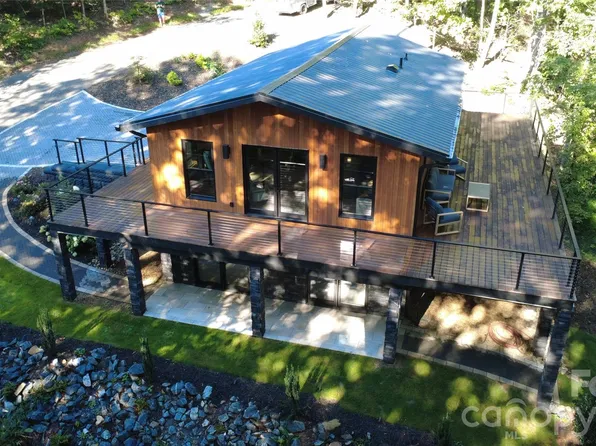 272 Blue Bird Rd, Lake Lure, NC 28746