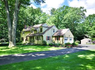 68 Holcomb St, Simsbury, CT 06070