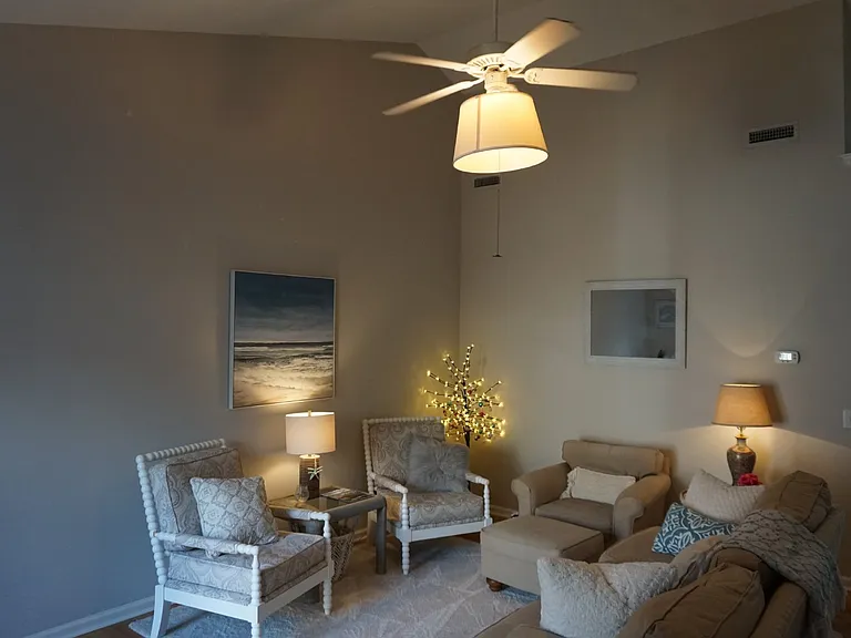 227 Hibiscus Way — Photo 3