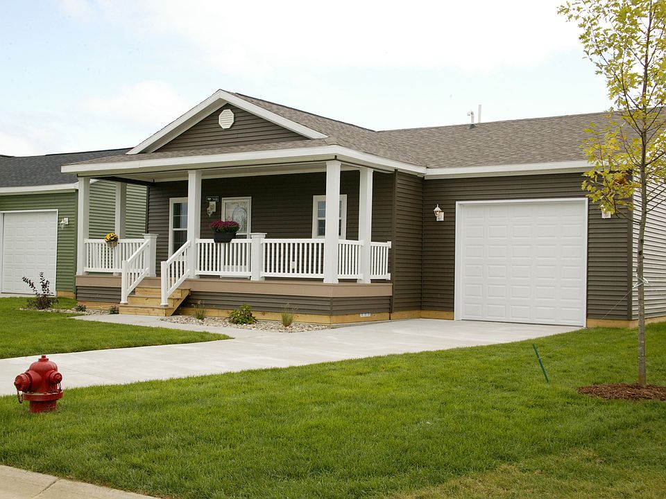 2nd image of 5614 Kingsley Dr NE