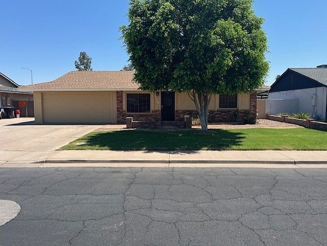1st image of 2241 E Isabella Ave