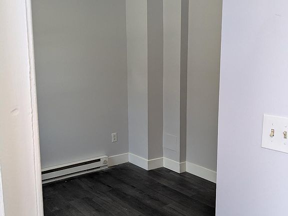 Dining room just inside front entrance