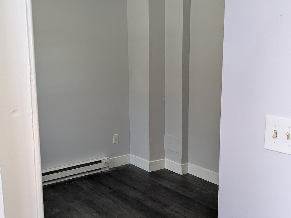 Dining room just inside front entrance