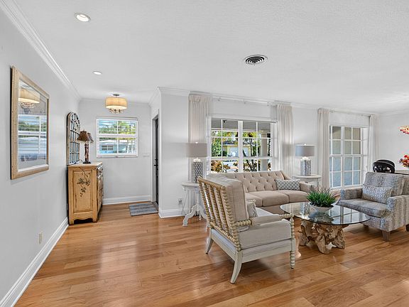 2nd image of 840 SW 2ND Street