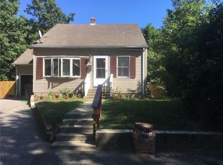 60 Ridgeway Ave, Warwick, RI 02889