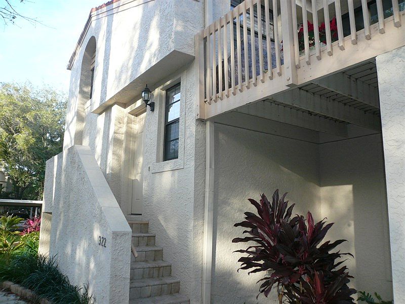 1st image of 322 Los Prados Dr