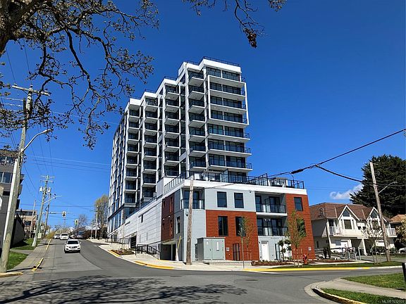 2nd image of 899 Esquimalt Rd #202