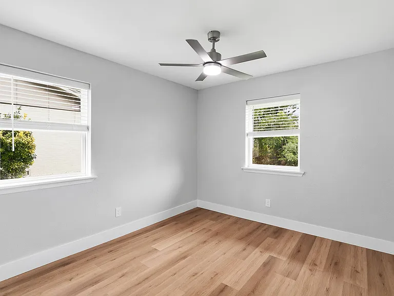 506 Rogers Way — Photo 10