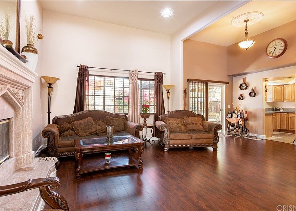 1st image of 9429 1/2 Burnet Ave #4