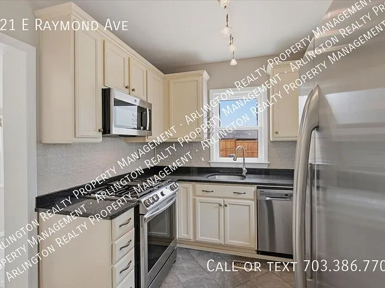 121 E Raymond Ave — Photo 23