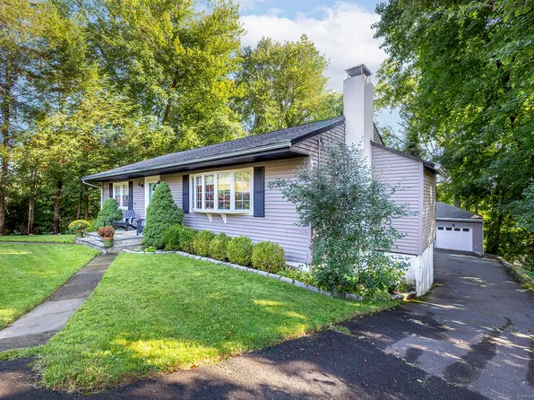 17 Lafayette Avenue, Ridgefield, CT 06877