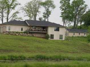 8572 E Triumph Rd, Leaf River, IL 61047