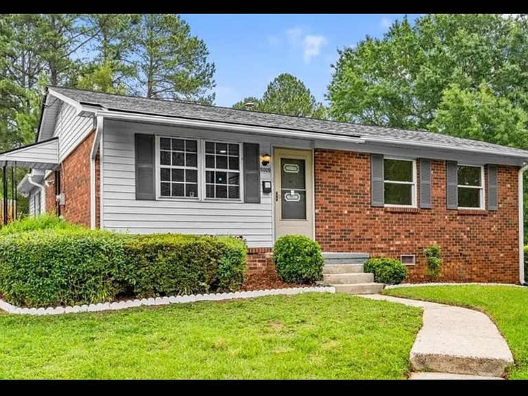 5005 Farmoor Cir — Photo 1