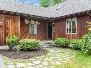 22 Farm Ln, Hadley, MA 01035