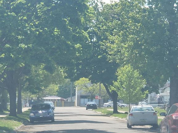 4th image of 23400 Hoover Ave
