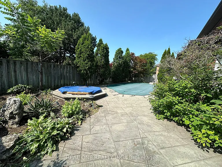 3944 Glamis Ct — Photo 24