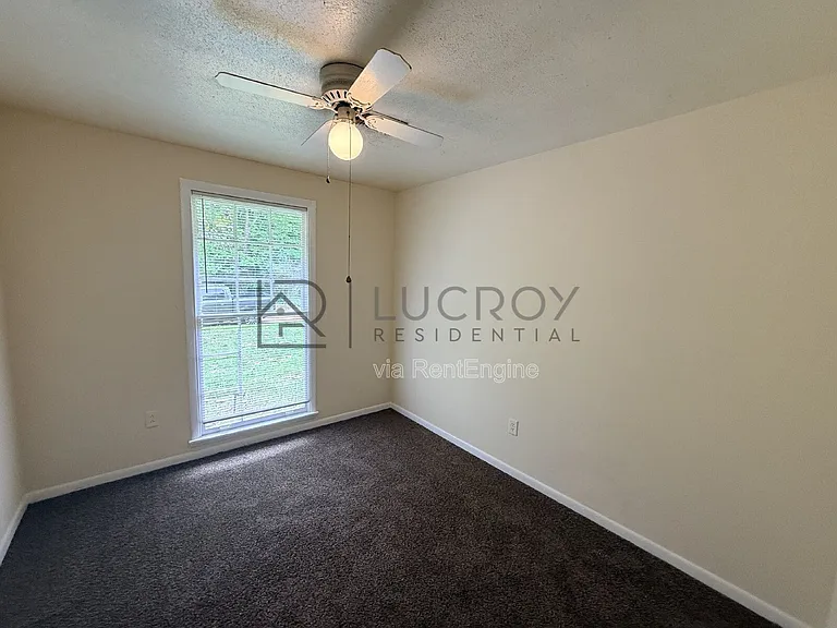 2805 Engleside Dr — Photo 3