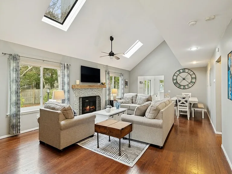 102 Sycamore Dr — Photo 6