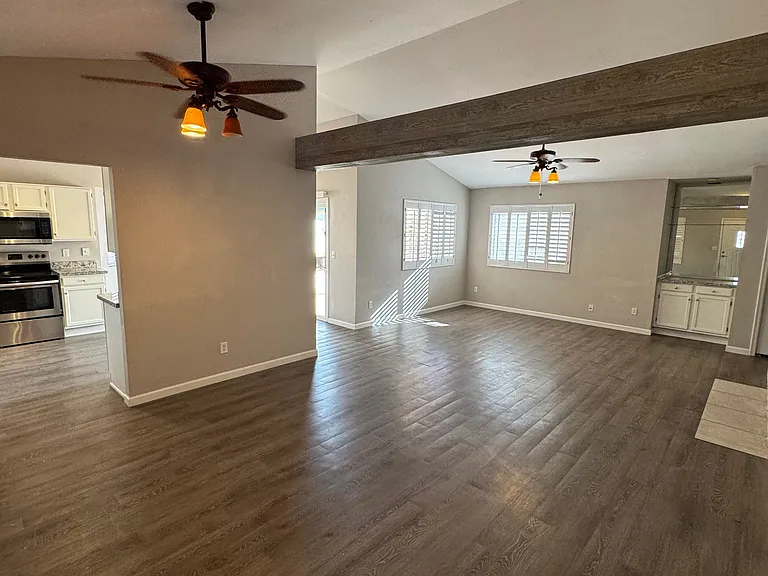 1107 W Piute Ave — Photo 3