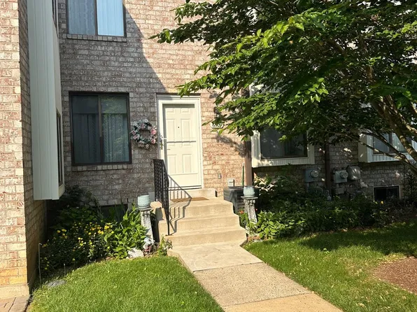 6509 Hilltop Dr, Brookhaven, PA 19015