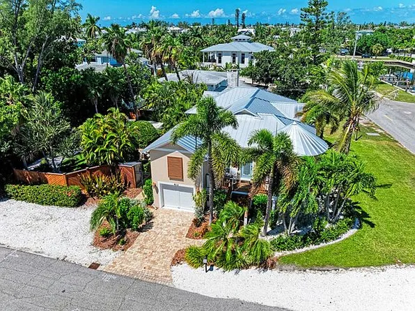 410 73rd St, Holmes Beach, FL 34217