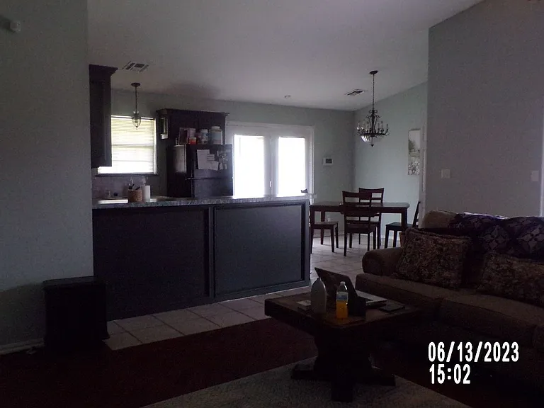 2420 SW 44th St — Photo 2