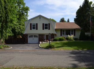 30 Georges Pl, Clinton, NJ 08809