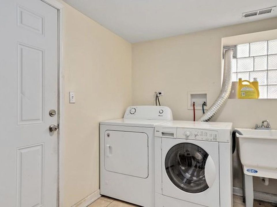 2nd image of 1456 N Leamington Ave #2