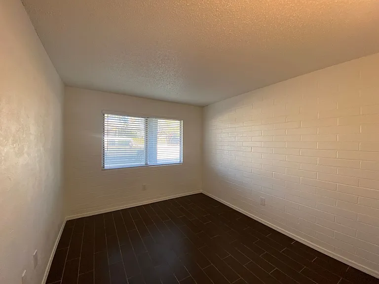 1 and 2 Bedrooms Great Location with Community Pool and Onsite Laundry! 1/2 of Mile from U of A — Photo 110