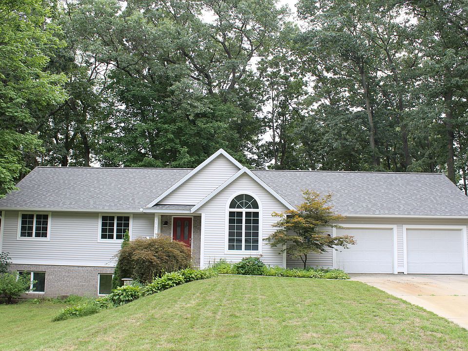1st image of 15274 Grand Oak Dr