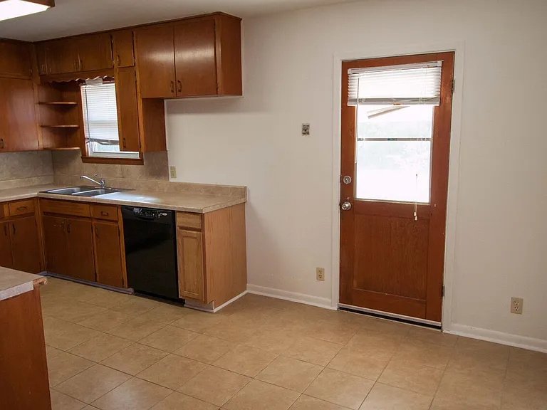 8406 Burrell Dr — Photo 14