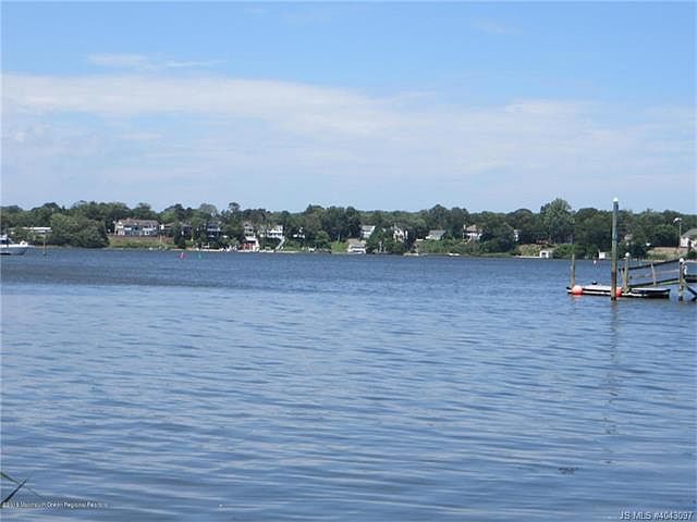 2nd image of 171 Riverside Dr N
