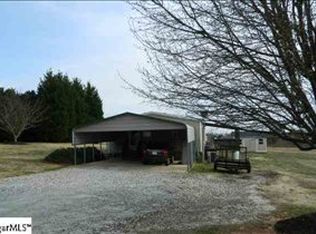 511 Medlock Ct, Wellford, SC 29385