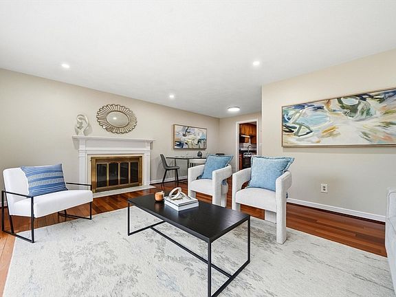 5th image of 13 Seaborn Pl